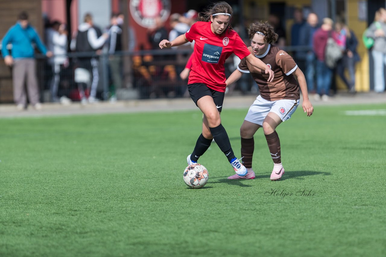 Bild 391 - wBJ FC St. Pauli - Eimsbuetteler TV : Ergebnis: 3:4